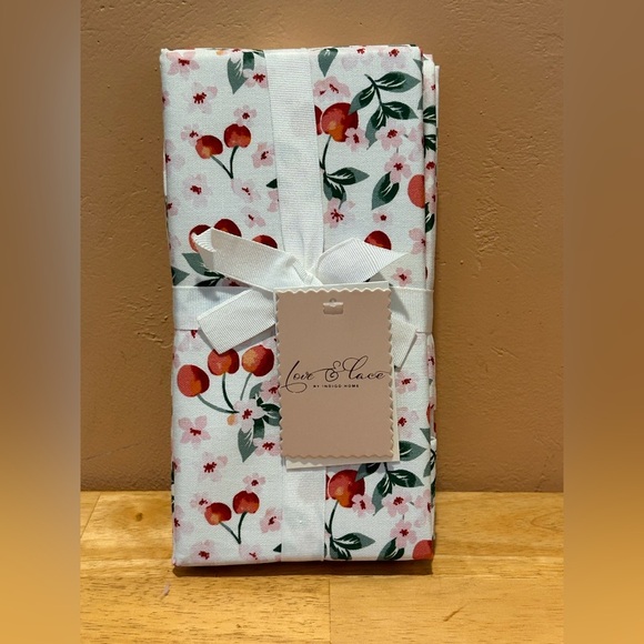 NWTS Love & Lace By Indigo Home Set of 4  Napkins With Cherry Floral Accents. - Picture 1 of 5